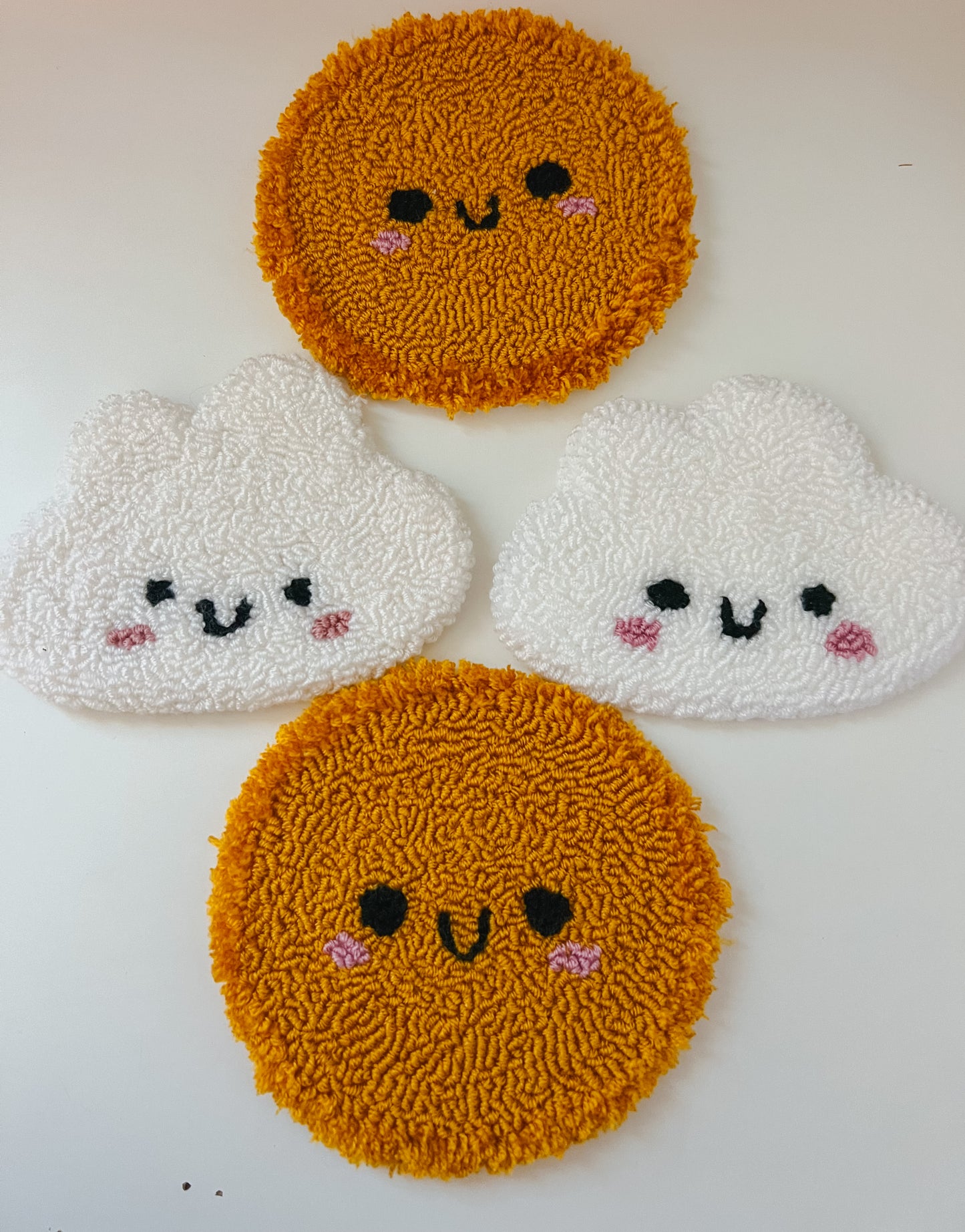 friends with faces mug rugs