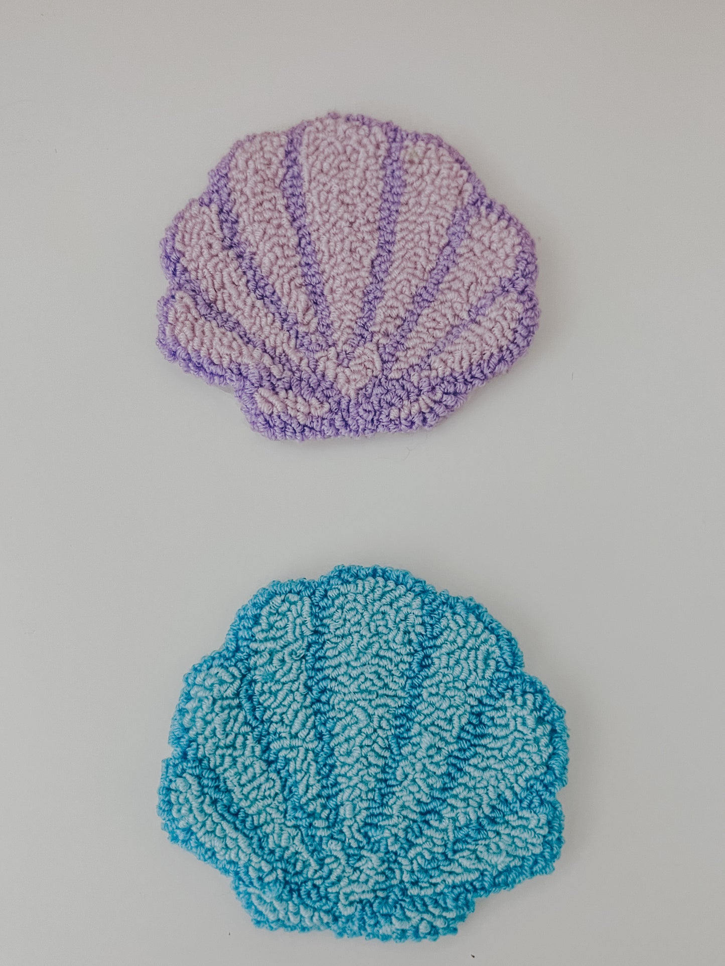 seashells mug rug