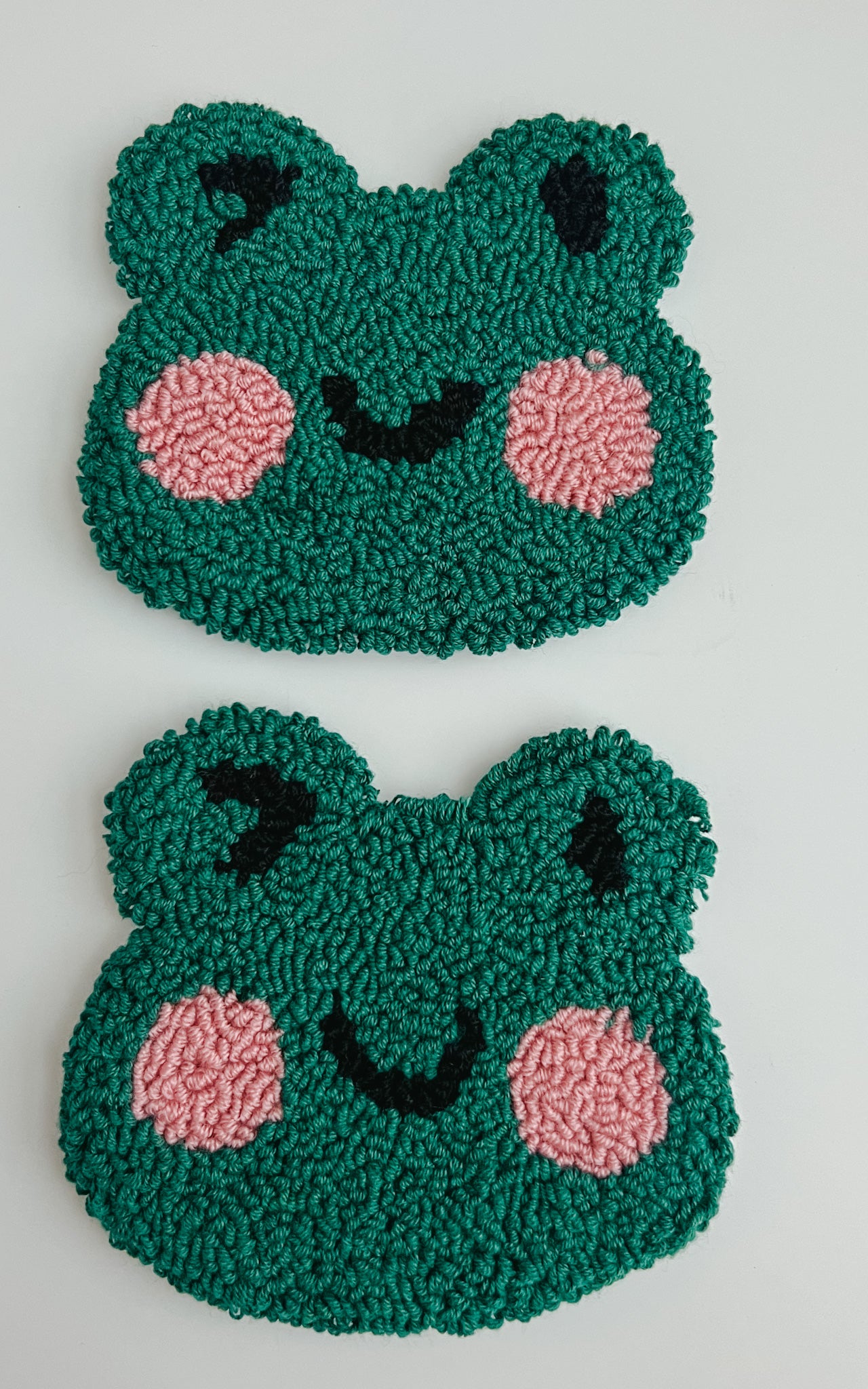 friends with faces mug rugs