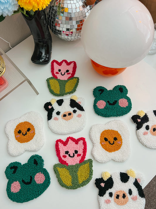 friends with faces mug rugs